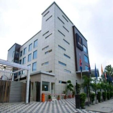 Kings Forth Hotels New Delhi Exteriör bild