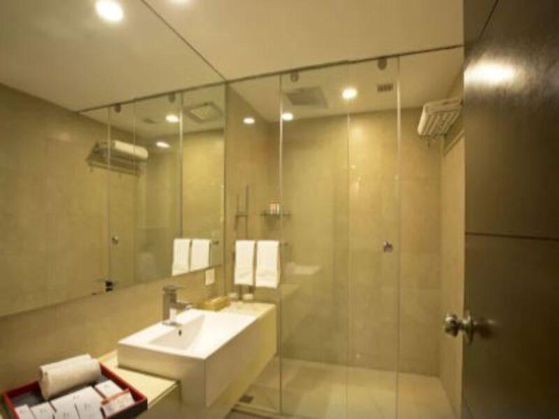 Kings Forth Hotels New Delhi Exteriör bild