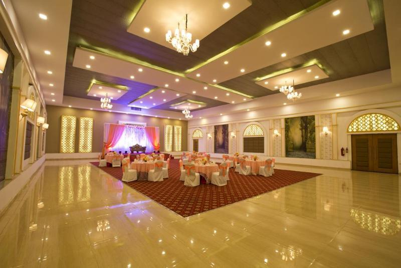 Kings Forth Hotels New Delhi Exteriör bild
