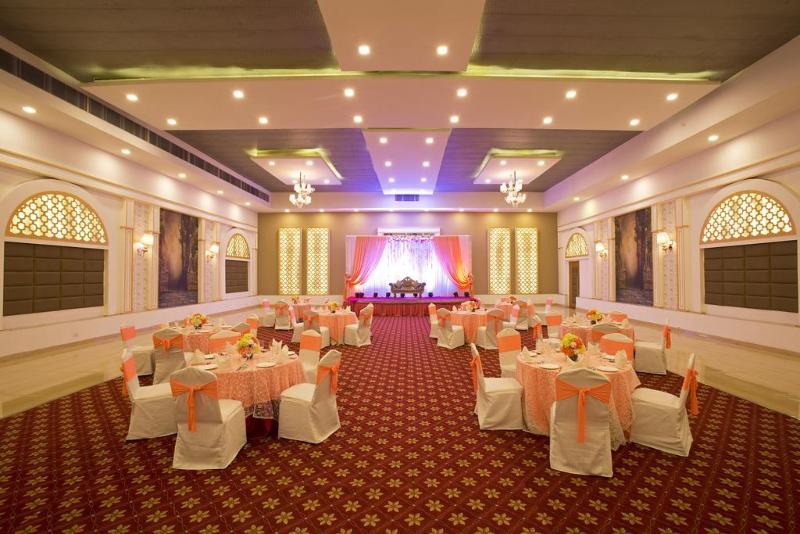 Kings Forth Hotels New Delhi Exteriör bild