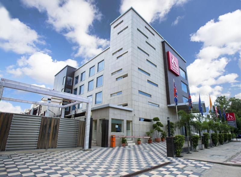Kings Forth Hotels New Delhi Exteriör bild